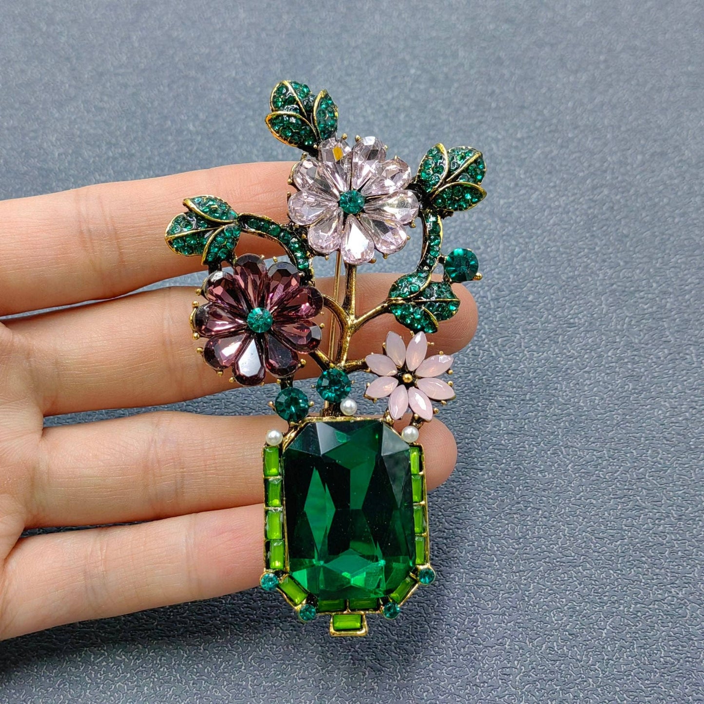 Mio Queena - Inlaid Glass & Rhinestone Flower Shape Vintage Brooch
