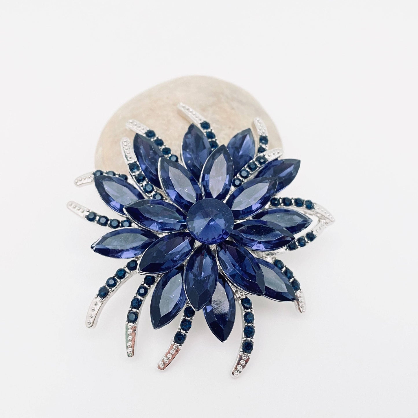 Mio Queena - Blue Snowflake Brooch