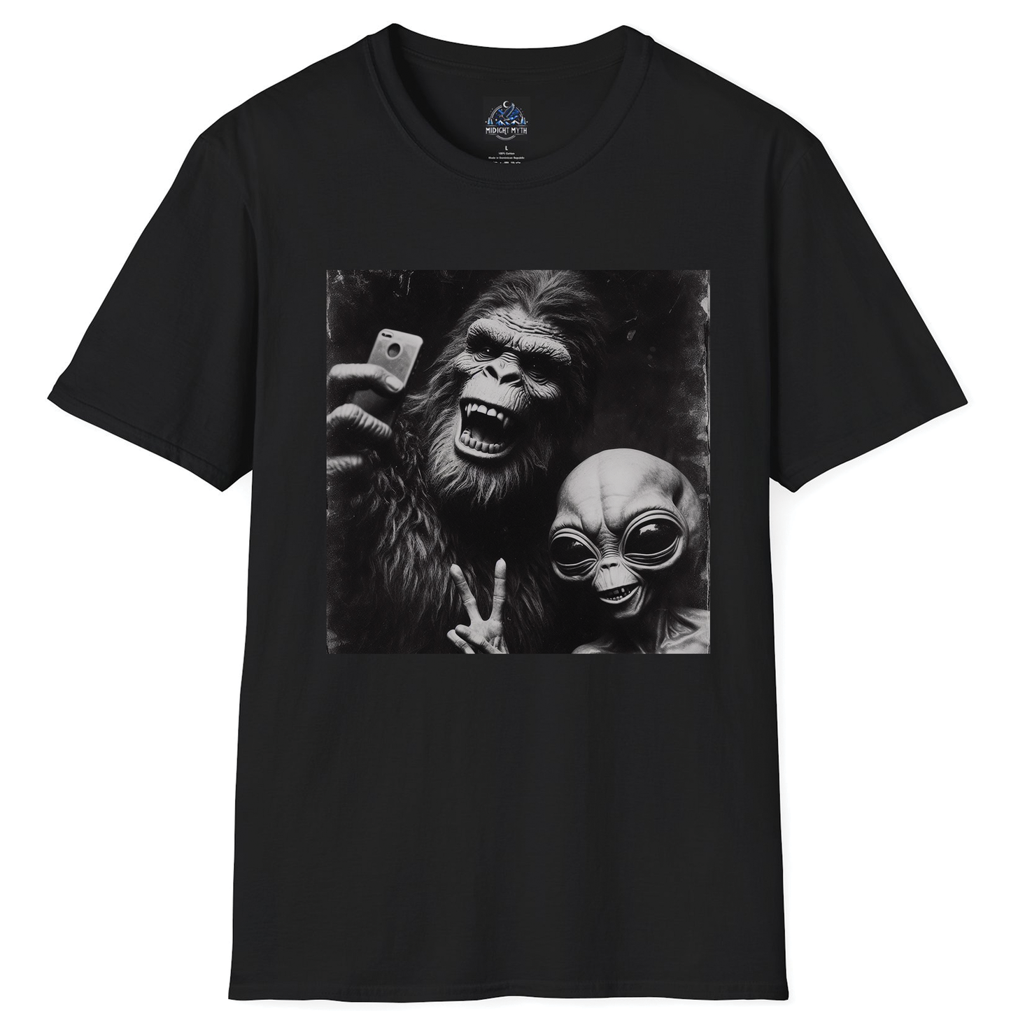 Midnight Myth - Vintage Selfie Alien Bigfoot Funny Novelty Men's T-Shirt