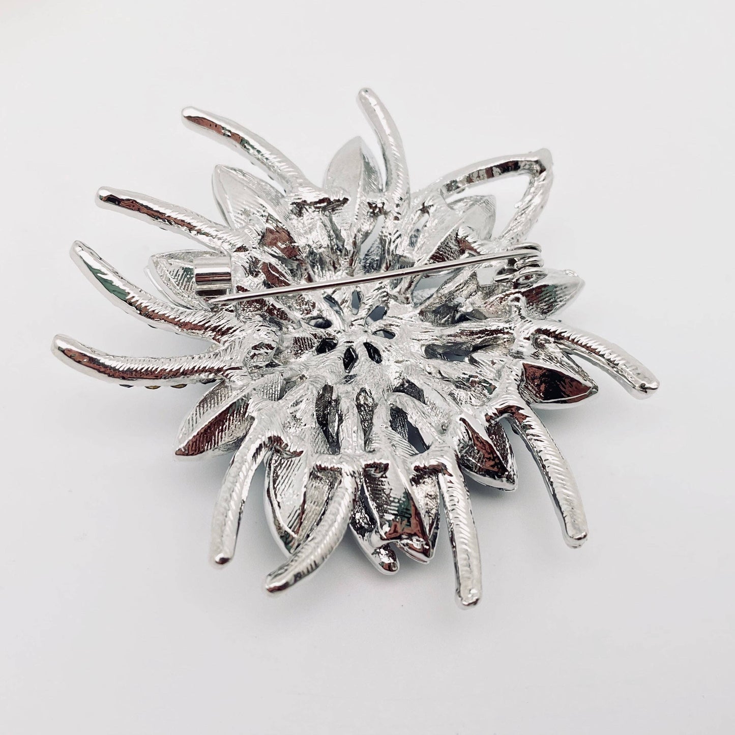 Mio Queena - Blue Snowflake Brooch