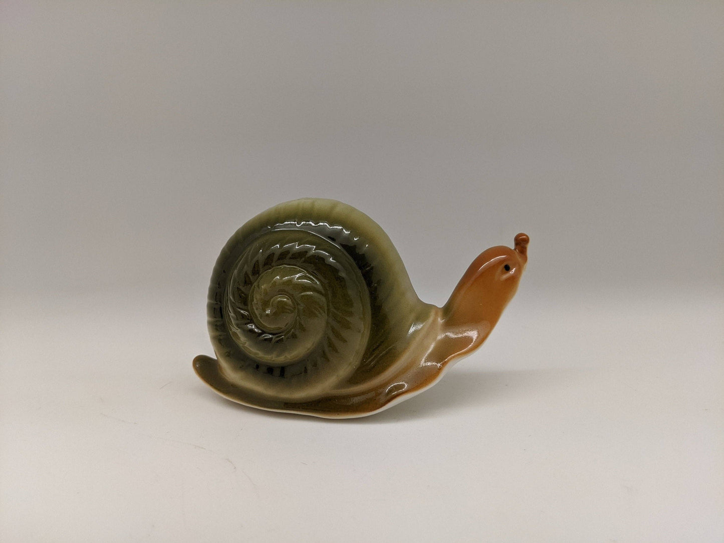 Green Pastures Wholesale - Porcelain Snail Salt and Pepper Shaker