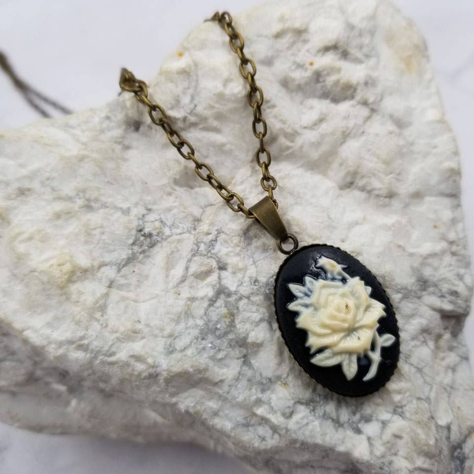 The Pretty Jewellery - Black Flower Rose Cameo Pendant Necklace