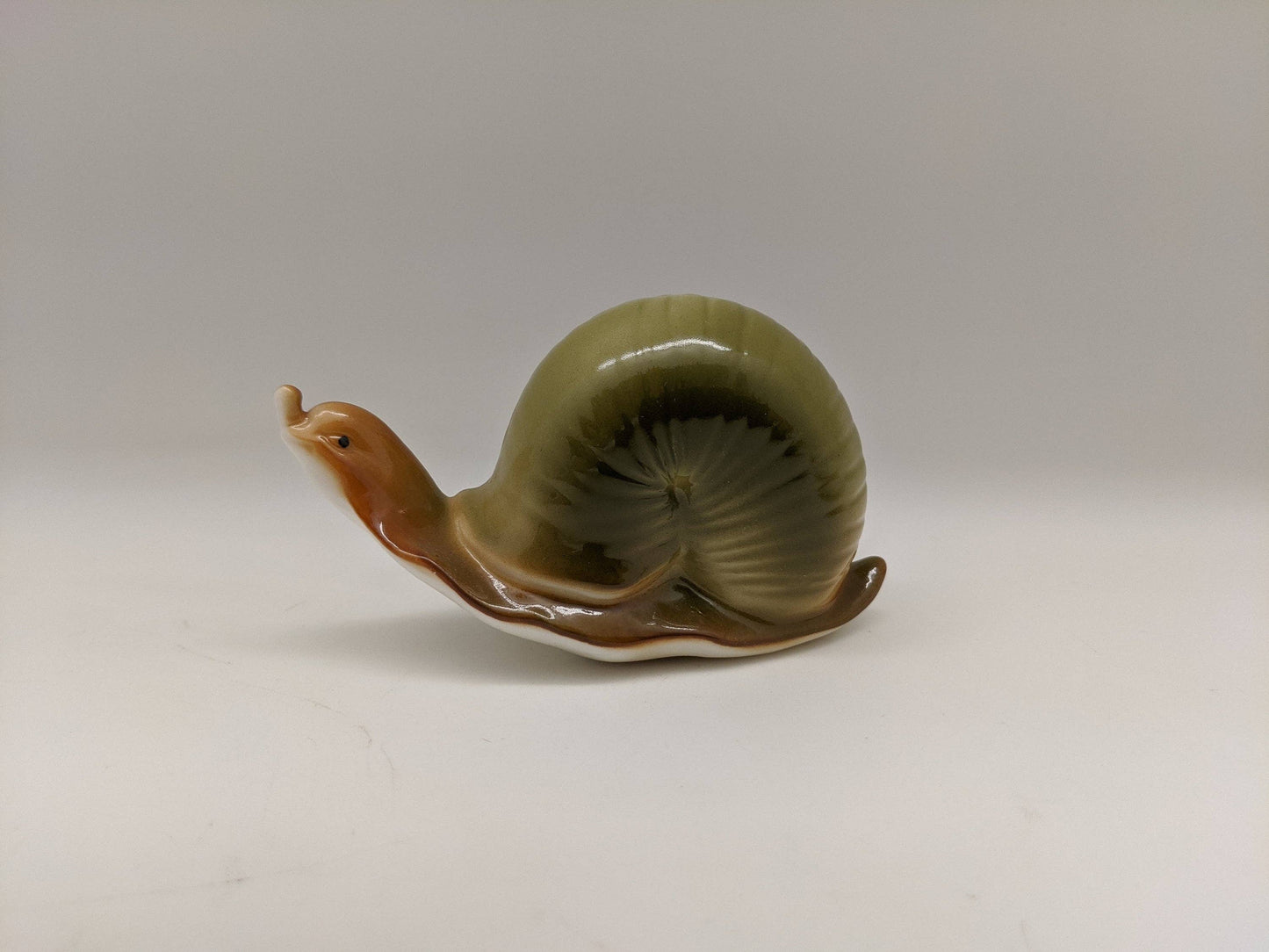 Green Pastures Wholesale - Porcelain Snail Salt and Pepper Shaker