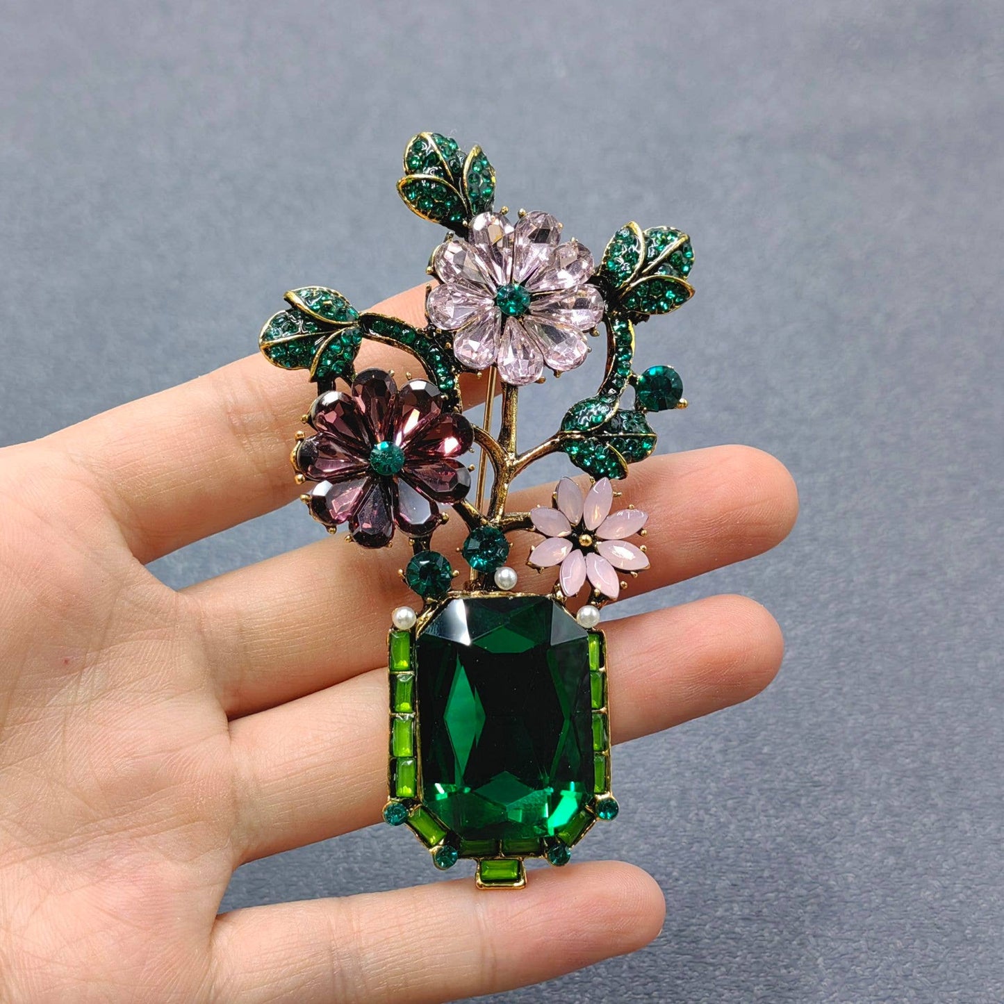 Mio Queena - Inlaid Glass & Rhinestone Flower Shape Vintage Brooch