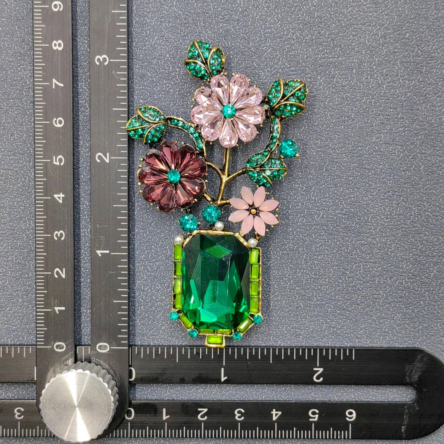Mio Queena - Inlaid Glass & Rhinestone Flower Shape Vintage Brooch