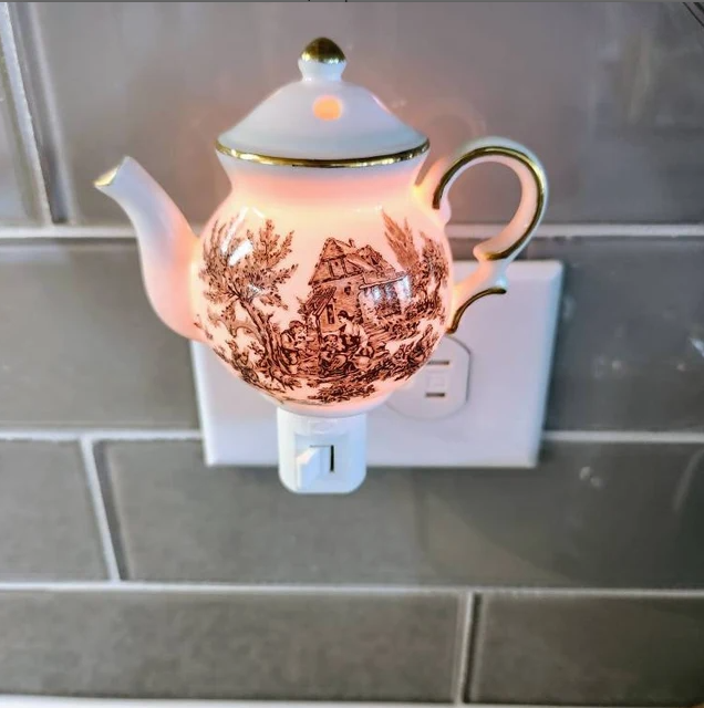 Green Pastures Wholesale - English Toile Teapot Nightlight
