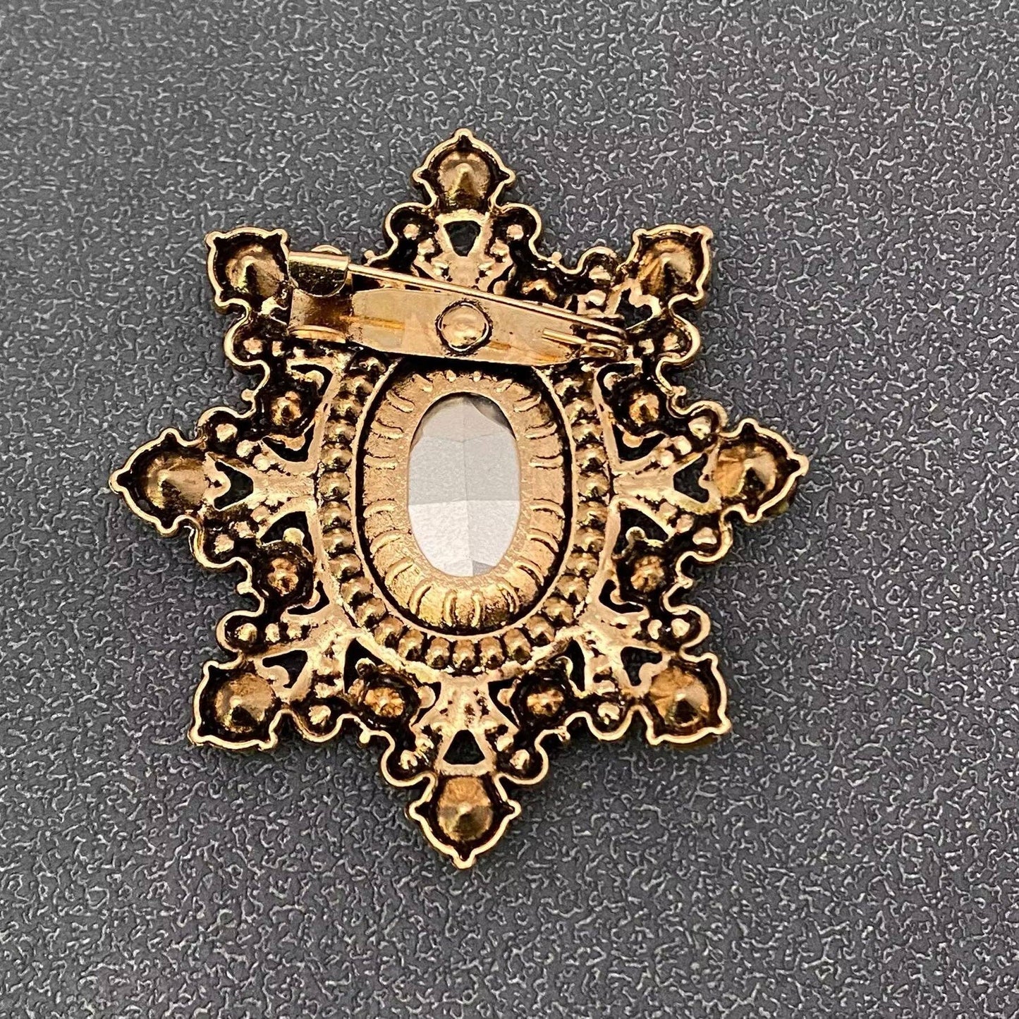 Mio Queena - Vintage Sparkling Glass & Rhinestone Snowflake Brooch
