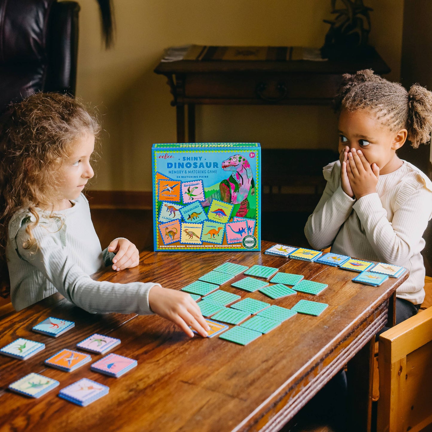 eeBoo - Shiny Dinosaur Memory and Matching Game