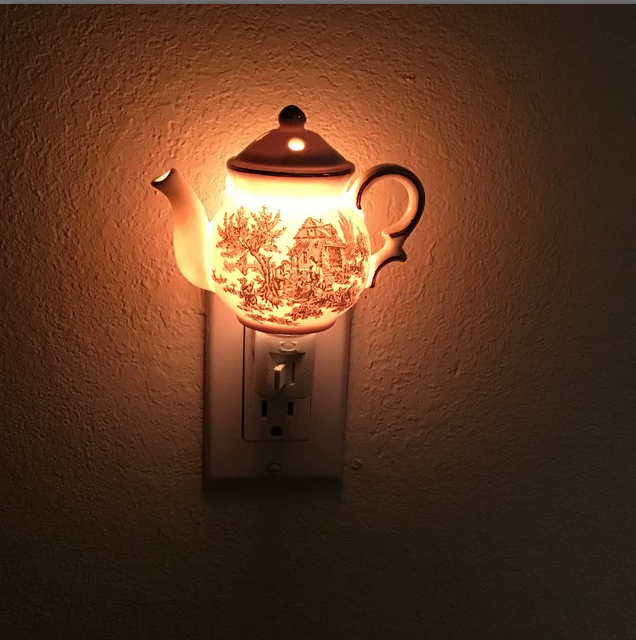 Green Pastures Wholesale - English Toile Teapot Nightlight