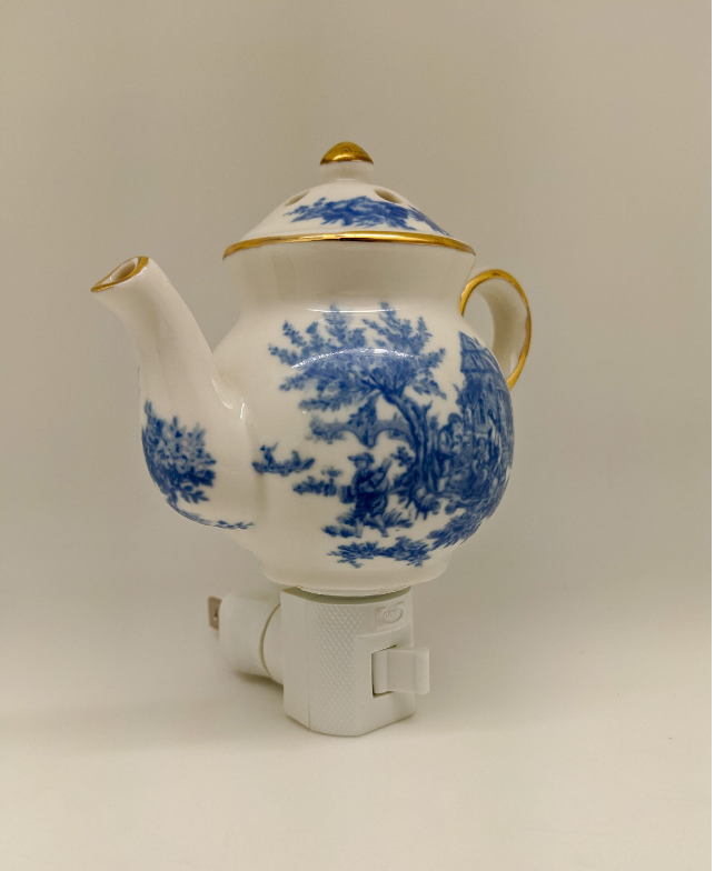 Green Pastures Wholesale - English Toile Teapot Nightlight
