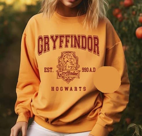 Ashton Grove Ltd Co - Hogwarts Gryffindor Graphic T-Shirt