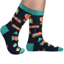 Load image into Gallery viewer, Lavley - I&#39;d Rather Be Traveling Socks
