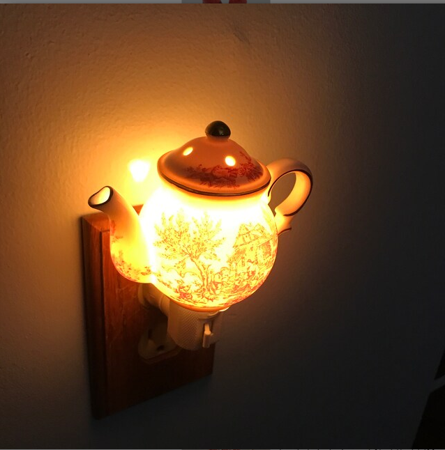 Green Pastures Wholesale - English Toile Teapot Nightlight